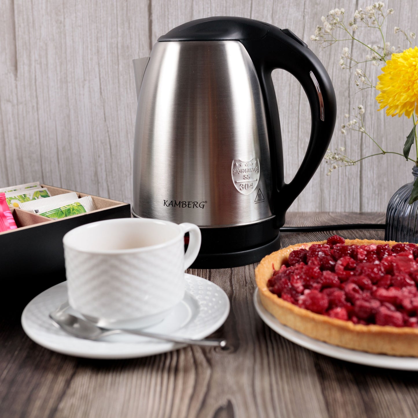 18/10 STAINLESS STEEL KETTLE 1.8 L. KAMBERG®