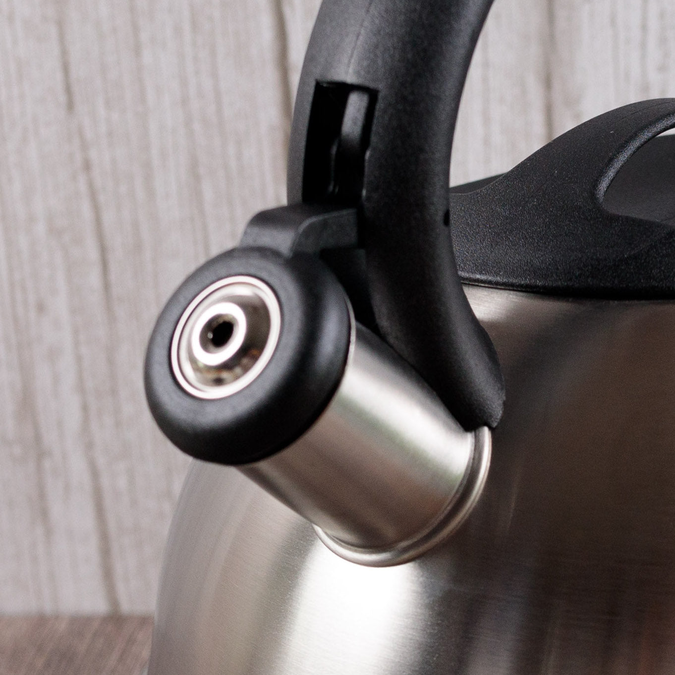3 L STAINLESS STEEL WHISTLING TEAPOT. KAMBERG® INDUCTION