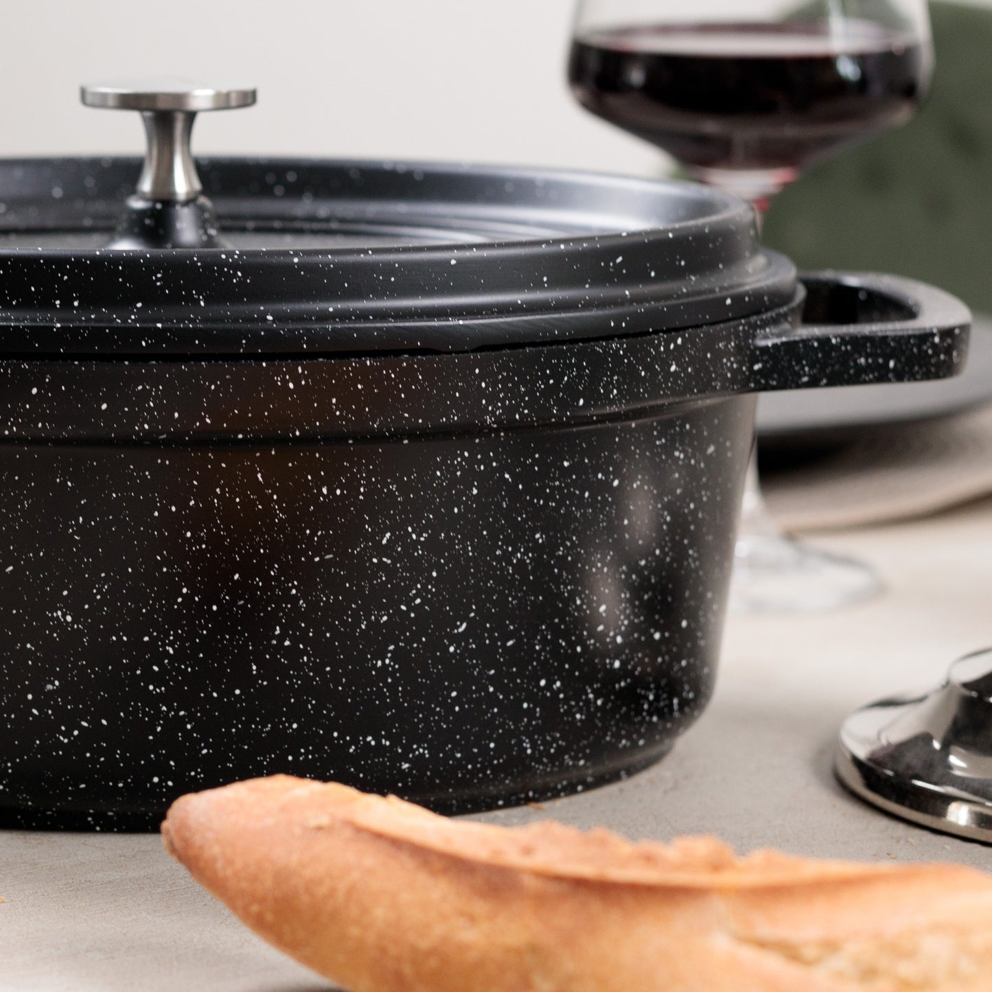 KAMBERG® CAST ALUMINUM OVAL 30 CM BLACK COCOTTE